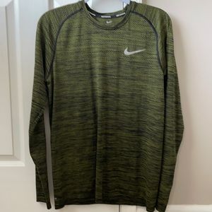 Nike drifit knit long sleeve running shirt